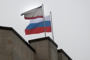 Руското знаме се вее над парламента на Крим.